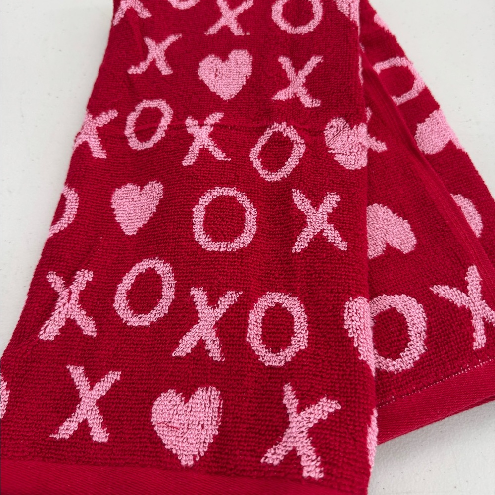 NEW Valentines Day Heart,Xs and Os Hand-towel 
16” x 25” - Picture 3 of 5